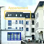 Apartment Smiles Homes 52m2 Im Mauritius - Privatparkplatz Kostenfrei, Fruehstueck Buchbar, Direkt Im Zentrum Crimmitschau