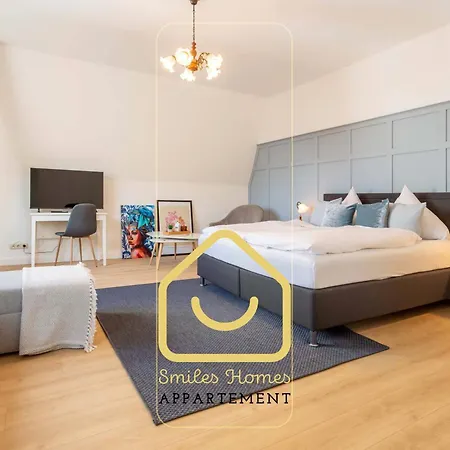 Apartment Smiles Homes 52m2 Im Mauritius - Privatparkplatz Kostenfrei, Fruehstueck Buchbar, Direkt Im Zentrum