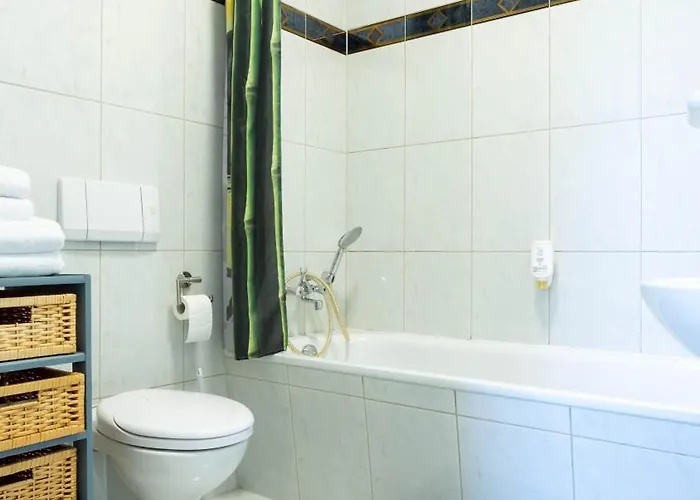 Smiles Homes 52m2 Im Mauritius - Privatparkplatz Kostenfrei, Fruehstueck Buchbar, Direkt Im Zentrum شقة Crimmitschau