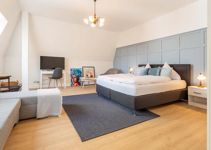 Smiles Homes 52m2 Im Mauritius - Privatparkplatz Kostenfrei, Fruehstueck Buchbar, Direkt Im Zentrum شقة Crimmitschau