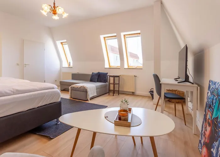 شقة Smiles Homes 52m2 Im Mauritius - Privatparkplatz Kostenfrei, Fruehstueck Buchbar, Direkt Im Zentrum Crimmitschau